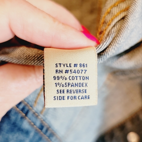 CAbi Crop Denim Jacket - Picture 4 of 6